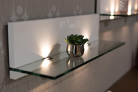 Hülsta - Kommode Fena Lack Pure White Weiß Mit Wandboard Glas Und Beleuchtung - 6