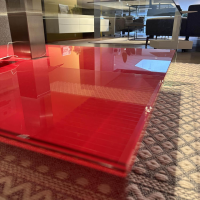 Dreieck - Couchtisch Nuo Platte Glas Untergestell Glas Rubinrot Lackiert Mittelsäule Edelstahl Gebürstet - 8