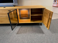 MCA Furniture - Wohnwand Assini Wildeiche Furniert Geölt mit Beleuchtungsparket - 9