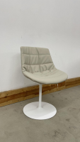 einzelstuehle-mdf-italia-flow-chair-bezug-kunstleder-york-farbe-r335-tellerfuss-112b-weiss-matt-233-3