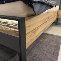 Thielemeyer - Schlafzimmer VZ 1 MR Joline Wildeiche Massiv Gebürstet Altholz Eiche Lackiert Und Lack Graphit Inklusive Beleuchtung - 13