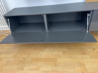 Sudbrock - Wohnkombination Cubo Lack Quarz Schwarz Paneel Eiche Astig Wandschrank Aluminium Glastür Schwarz Mit Beleuchtung - 4