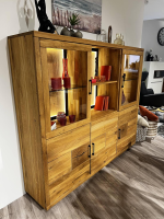 Natura - Highboard Hartford Eiche Natur Geölt Rückwand Massiv Sandgestrahlt Inklusive Beleuchtung - 5