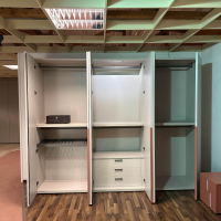 Tomasella - Drehtürenschrank Contur Loretto Tür Lack Doris OC 173 Ghiaccio Grau Weiß Mit Nachtkästchen Athena Lack Rubino Rot Braun - 14