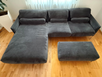COR - Ecksofa Avalanche Stoff 8145 Dunkelgrau mit 3 Lendenrollen und einem Hocker - 4