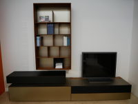 Team 7 - Wohnwand Cubus Pure 18 Nussbaum Massiv Natur Öl Farbglas Schwarz Matt - 4