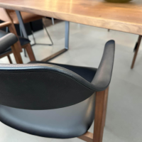 Conde House - Stuhl Ten Leder Schwarz Gestell Nussbaum Massiv - 5