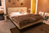 Möller Design - Bett Pad Stoff Moss 21 Beige Metallfuß Bronze Metallic Kopfteil Verstellbar ohne Matratzen ohne Lattenrost - 3