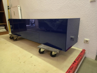 Scholtissek - Hängelowboard Novus Korpus Knorrige Eiche Rustikal Natur Geölt Front Glas 5002 Ultramarienblau Blau Glänzend - 3