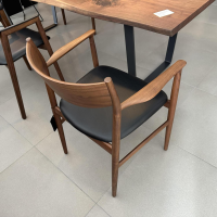 Conde House - Stuhl Kamuy Leder L3 Schwarz Gestell Nussbaum Massiv - 8
