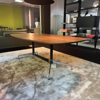 Vitra - Tisch Eames Segmented Table Platte Amerikanischer Nussbaum Massiv Gestell Gestell Aluminium Schwarz - 4