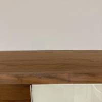 kommoden-sideboards-ruoss-sideboard-nussbaum-glas-weiss-lackiert-9010-mit-haengeelement-claron-225-2