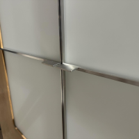 Scholtissek - Schrank Varus Knorrige Eiche Puro Geölt Türen Glas Optiwhite 9010 Weiß Matt 2 Türig - 9