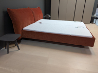 Möller Design - Polsterbett MD13 Stoff Charmell Cord 110 Orange mit Kopfteil Rose ohne Lattenroste ohne Matratzen - 2