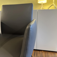 COR - 3er-Set Armlehnstuhl Jalis Leder Dura 171 Anthrazit Drahtgestell Metall Schwarz Mit Hohem Rücken Und Filzgleitern - 3