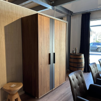 Riva1920 - Schrank Cambusa Wine Nussbaum Massiv Geölt Akzent Eisen Irondust Lackiert Mit LED Beleuchtung - 5