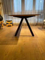 Girsberger - Esstisch Barra Holz Massiv Asteiche Gestell Schwarz - 2
