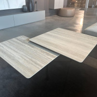 Contur - Couchtisch Cena C Platte Keramik Tarvertino Geädert Matt Grau Gestell Lack Manganese 2525 Grau Mit Schwenkbarer Platte - 2