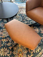 Raum.Freunde - Sessel Helge Leder Reno 204 Cognac Braun Gestell Metall Vision Schwarz Inklusive Hocker - 6
