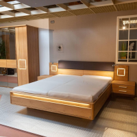 ganze-schlafzimmer-musterring-schlafzimmer-mr-samoa-eiche-teilmassiv-drehtuerenschrank-bett-4