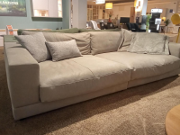 Raum.Freunde - Megasofa Juni Lounge Leder Movini Silver Grau Füße Kunststoff Schwarz Inklusive Kissen - 6