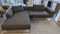 COR - Ecksofa Mell Lounge Stoff Dessin 8212 Dunkelgrau Gestell Metall Grau Lackiert Inklusive 2 Kissen - 2