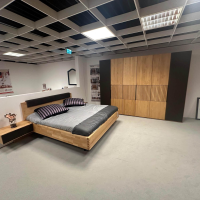 Wöstmann - Schlafzimmer WSM 4400 Kanadische Erle Massiv Natur Akzent Fronten Mattglas Cubanit Schwarz - 7