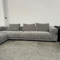 COR - Ecksofa Moss Stoff 8142 Paspel 13 Grau Füße Verchromt Inklusive Rückenkissen - 8