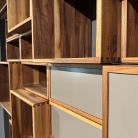 Riva1920 - Regal Freedom Nussbaum Geölt Fronten Eisen Lackiert Mit Türen Und Schubalden - 6