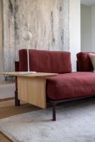 Vitra - Ecksofa Anagram Stoff Dedar A Perfekt Flower Tegola Rot Gestell Dunkel Bordeaux Pulverbeschichtet Inkl. 2x Anstecktisch Eiche Natur - 2