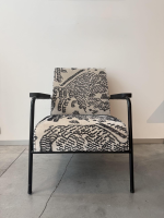 Vitra - Sessel Fauteuil de Salon Stoff Tiger Mountain Gemustert Schwarz Weiß Gestell Tiefschwarz Armlehne Eiche Dunkel - 6