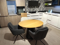 Raum.Freunde - Esstisch Ose Platte Wildeiche Furniert Mit Hartwachsöl Finish Kegelsäule Metall Schwarz - 4