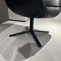 Freifrau - Lounge Chair Leya Cocktail Leder Sahara Ebony 60009 Schwarz Fuß Kreuzgestell Feinstruktur Matt Tiefschwarz Schwarz - 5