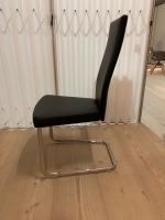 Tecta - Freischwinger Polsterstuhl B25P Leder Schwarz Gestell Chrom Glänzend Filzgleiter Transparent - 4