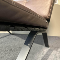 Girsberger - Lounge Sessel 1600 Black Edition Leder Vitoria 2122 Ebony Braun Gestell Schwarz Beschichtet - 4