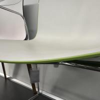 Arper - Armlehnstuhl Catifa 46 Schale Kunststoff Innen Weiß Außen Grün Gestell Metall Verchromt - 5