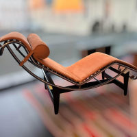 Cassina - Liege 4 Chaise Longue À Réglage Leder Braun Gestell Stahl Verchromt Und Schwarz Lackiert - 6