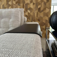 Vitra - Ecksofa Grand 3 Stoff 240 Corsaro Stone Melange Beige Füße Aluminium Poliert Inklusive Längliches Tablett Tray - 7