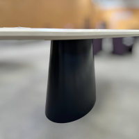 COR - Esstisch Conic Oval Platte MDF Lack NCS S20 05 Y40 Beige Gestell Mineralstein Schwarz Lackiert - 2
