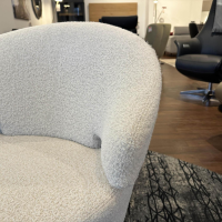 Werther - Sessel Trick Stoff Filippo Uecher Scapigliata 20 Linen Creme Drehteller Schwarz Inklusive Hocker - 2