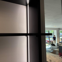 Kettnaker - Vitrine Soma Rauchglas Und Schwarzglas Gittergestell Schwarz Mit Beleuchtung - 2