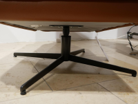Raum.Freunde - Drehsessel Torge Leder Tuch 8 Cognac Braun Gestell Schwarz - 3