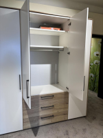Musterring - Kleiderschrank Airline 100 Front Lack Bianco Weiß Matt Korpus Eiche Silea Griff 341 Schiefergrau Grau - 5