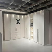 Loddenkemper - Kleiderschrank Maxx 200 Lack Weiß Matt Griffe Edelstahloptik Mit LED-Einbauspots - 8