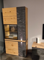 Voglauer - Vitrine V-Rock Alteiche Rustiko Gebürstet Steinakzent Alpengranit Schroff Schwarzgrau - 3