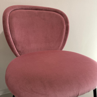 einzelstuehle-freifrau-side-chair-ona-bezug-baumwollvelours-spritz-rosso-rosa-stahlgestell-schwarz-2