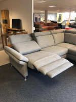 Carina - Ecksofa Modell 1073 Stoff Picasso Stone Metallfüße Aluminium Rund Glänzend mit Verstellfunktionen - 3