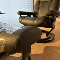 Stressless - Sessel Consul M Leder 093 Batick 19 Black Schwarz Gestell Classic Holz 05 Schwarz Gebeizt Mit Hocker - 6