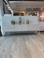 Raum.Freunde - Lowboard Ove MDF Kreide Weiß Lackiert Innen Melamin Schwarz - 2