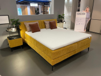 Hukla - Boxspringbett Highland R Stoff Maranta Curry Gelb PG 6 KT23138 Fuß W010 Metall Schwarz Inklusive Nachtkonsolen - 4